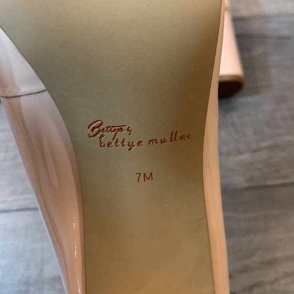 Bettye Muller patent leather block heels size 7 - Picture 7 of 10